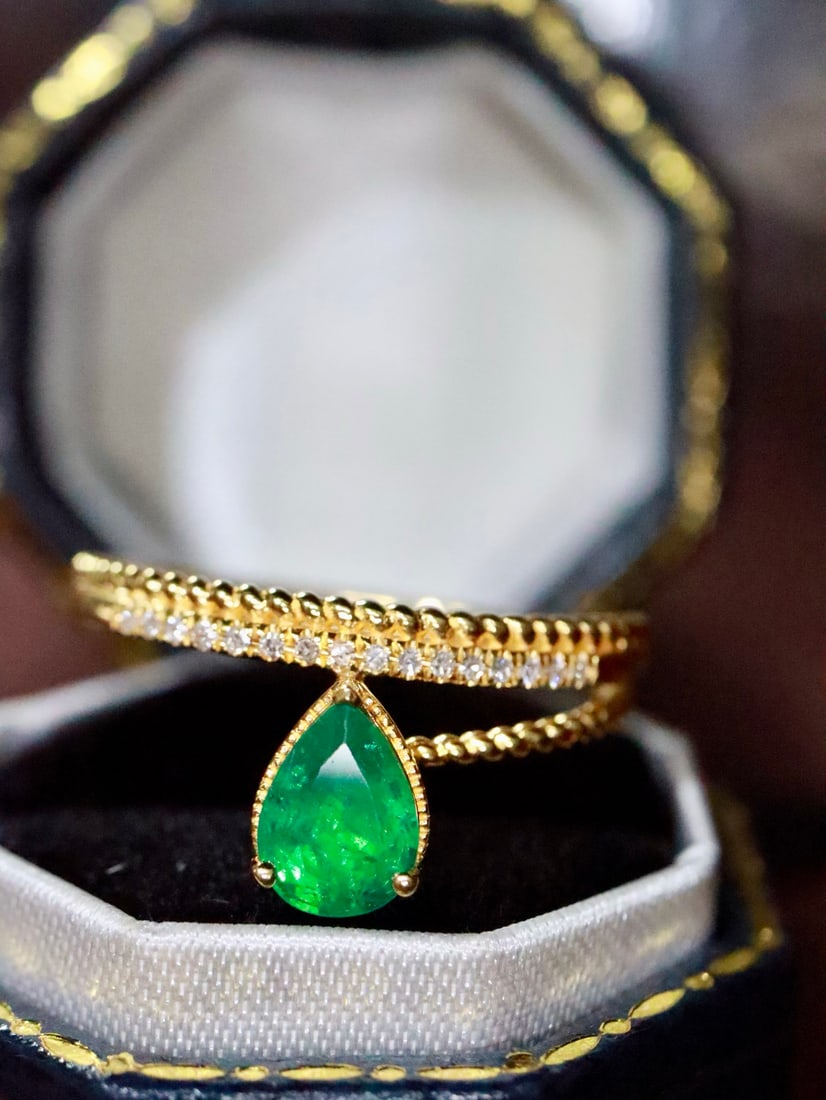 18K Gold Emerald Ring - 6