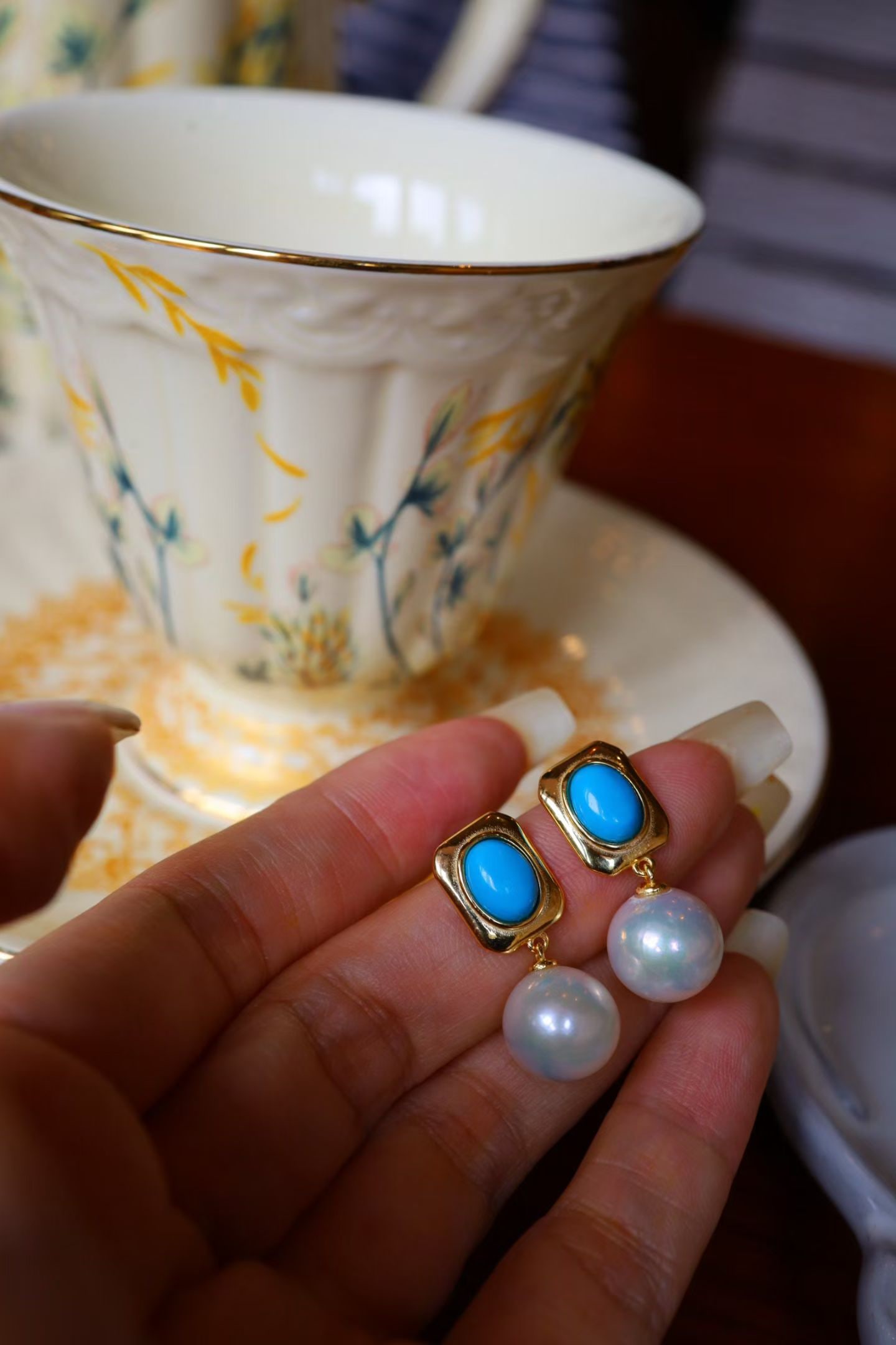 18K Gold Natural White Pearl Earrings - 8