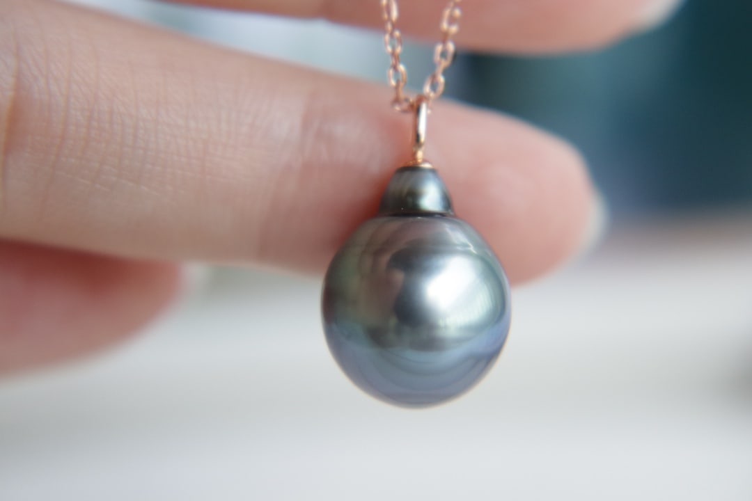 18K Gold Tahitian Sea Pearl Pendant - 2