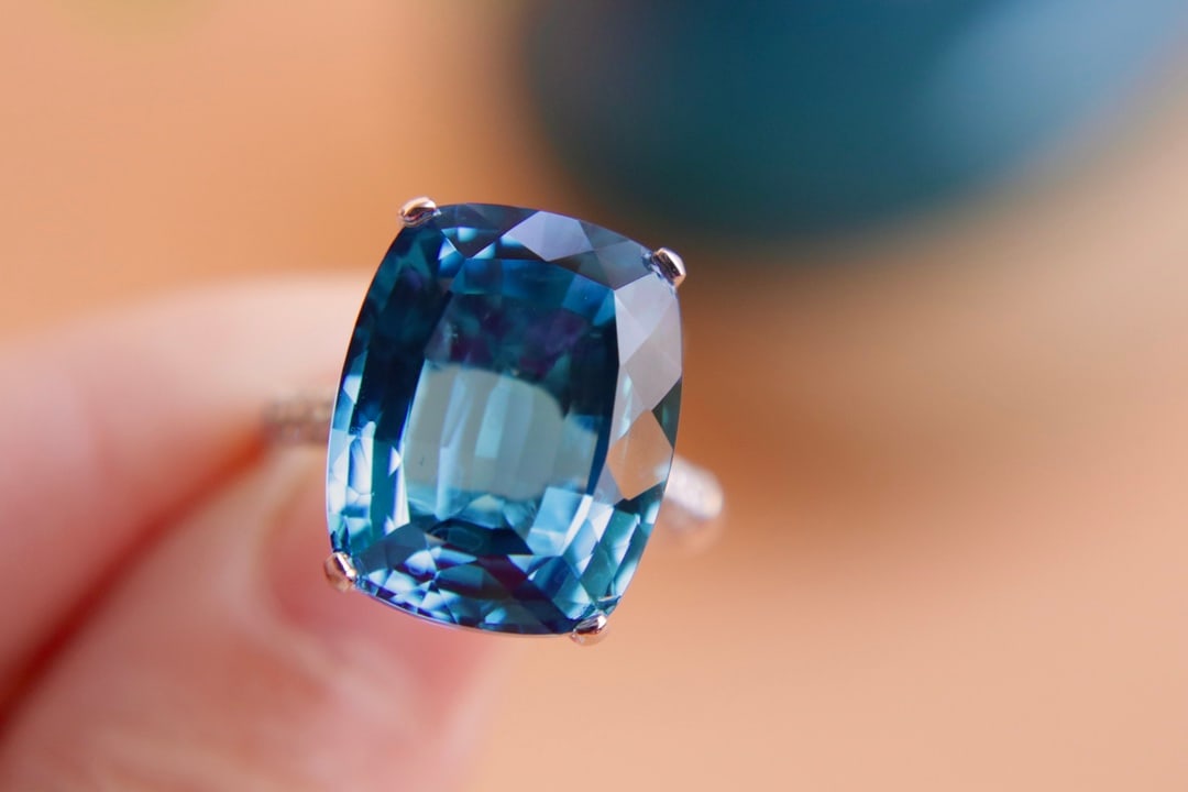 18K Gold Topaz Diamond Ring - 7