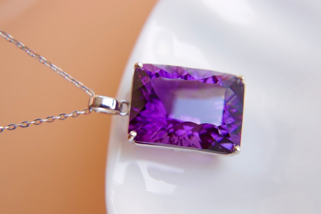 18K Gold Amethyst Pendant - 7