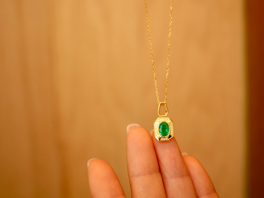 18K Gold Natural Emerald Diamond Pendant - 7