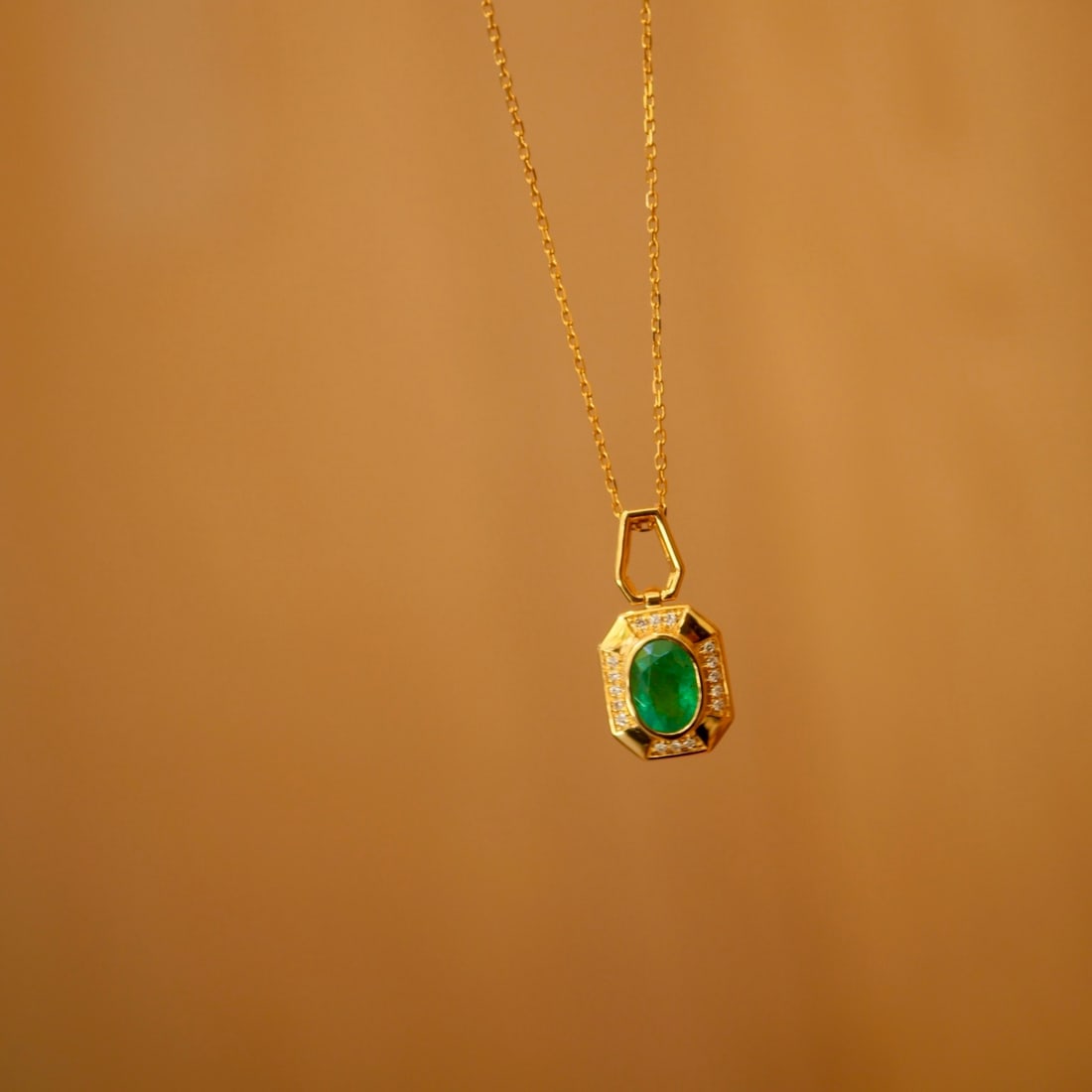 18K Gold Natural Emerald Diamond Pendant - 8