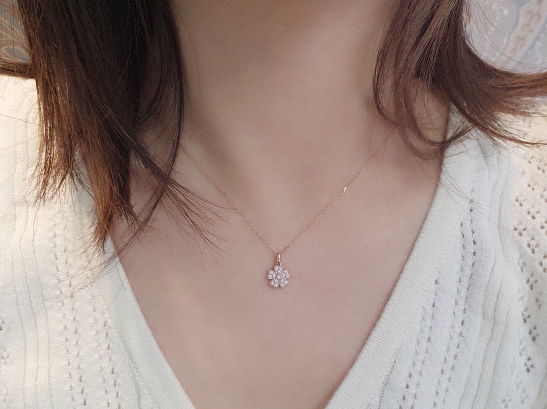 18K Gold Diamond Pendant - 2