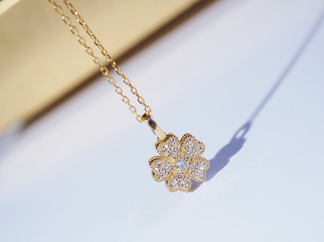 18K Gold Diamond Pendant - 4