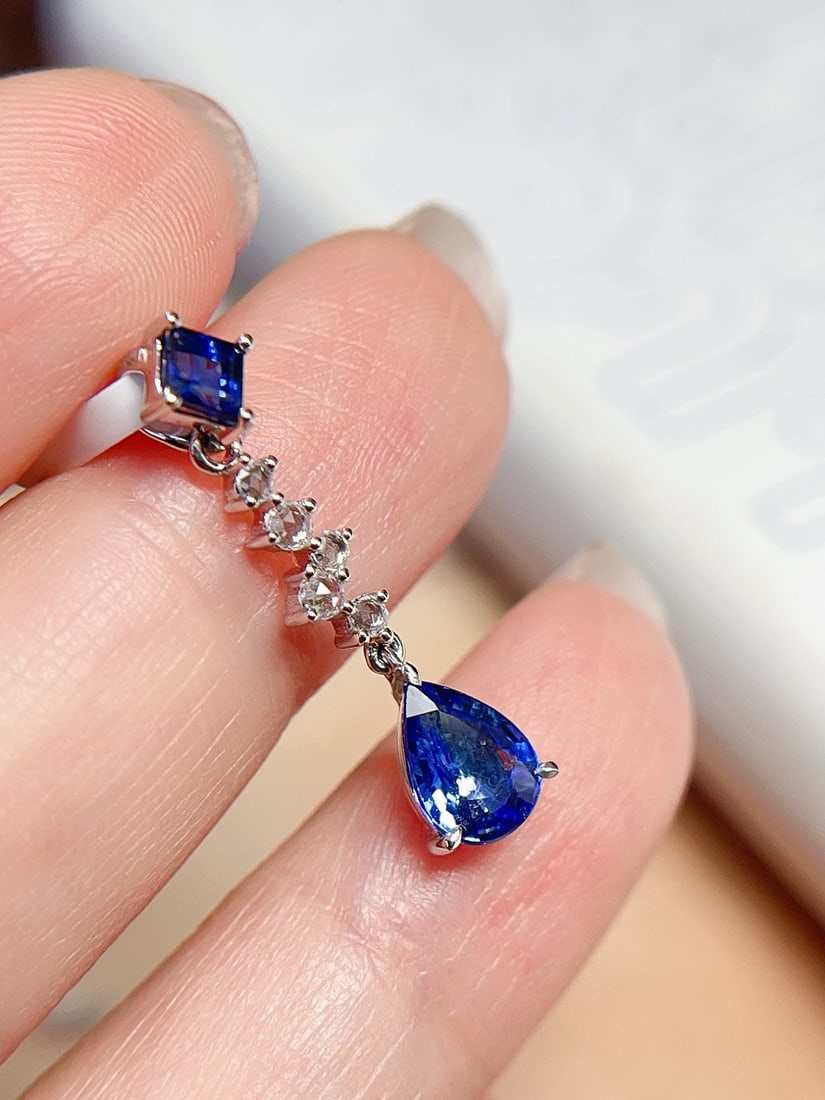 18K Gold Royal Blue Sapphire Pendant - 2