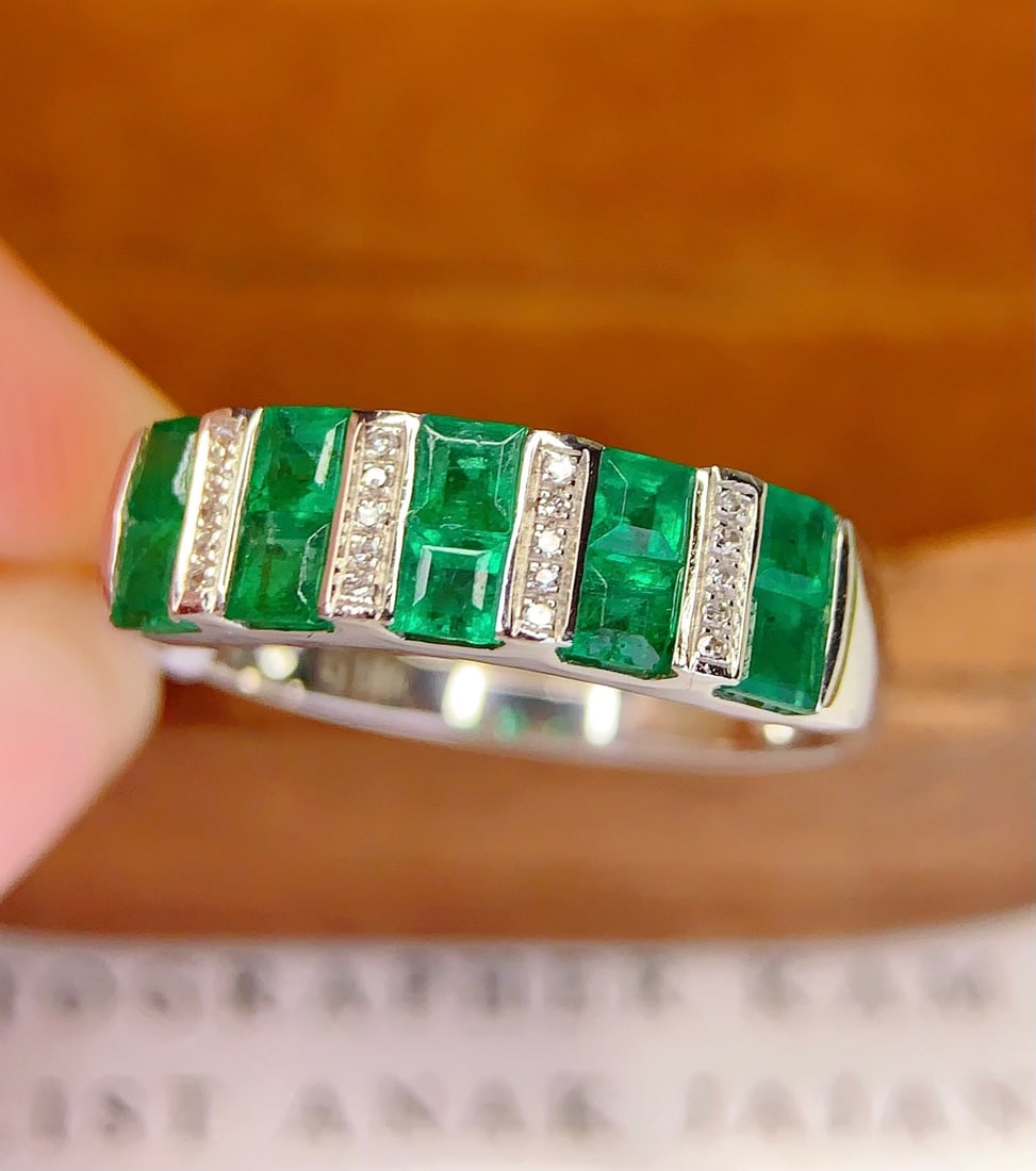 18K Gold Natural Emerald Ring - 2