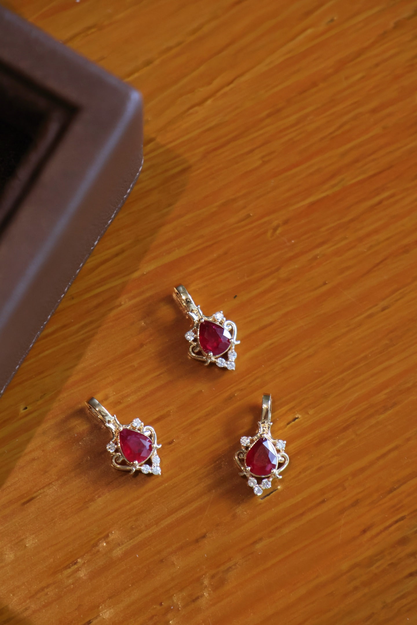 18K Gold Vivid Ruby Pendant - 2