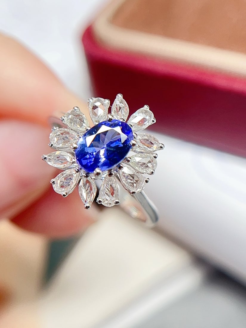 18K Gold Flawless Tanzanite Ring - 2
