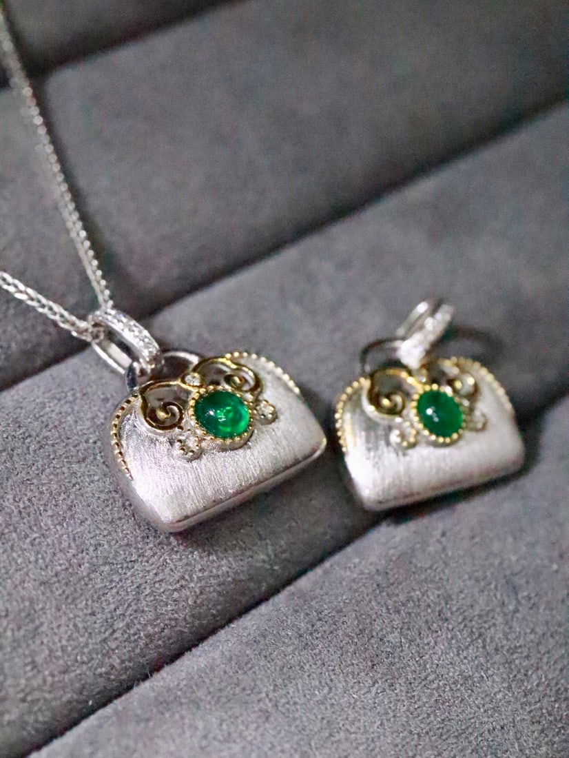 Natural Emerald Pendant - 6