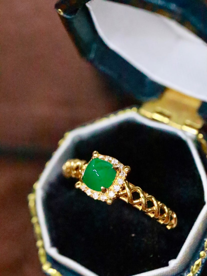 18K Gold Emerald Ring - 2