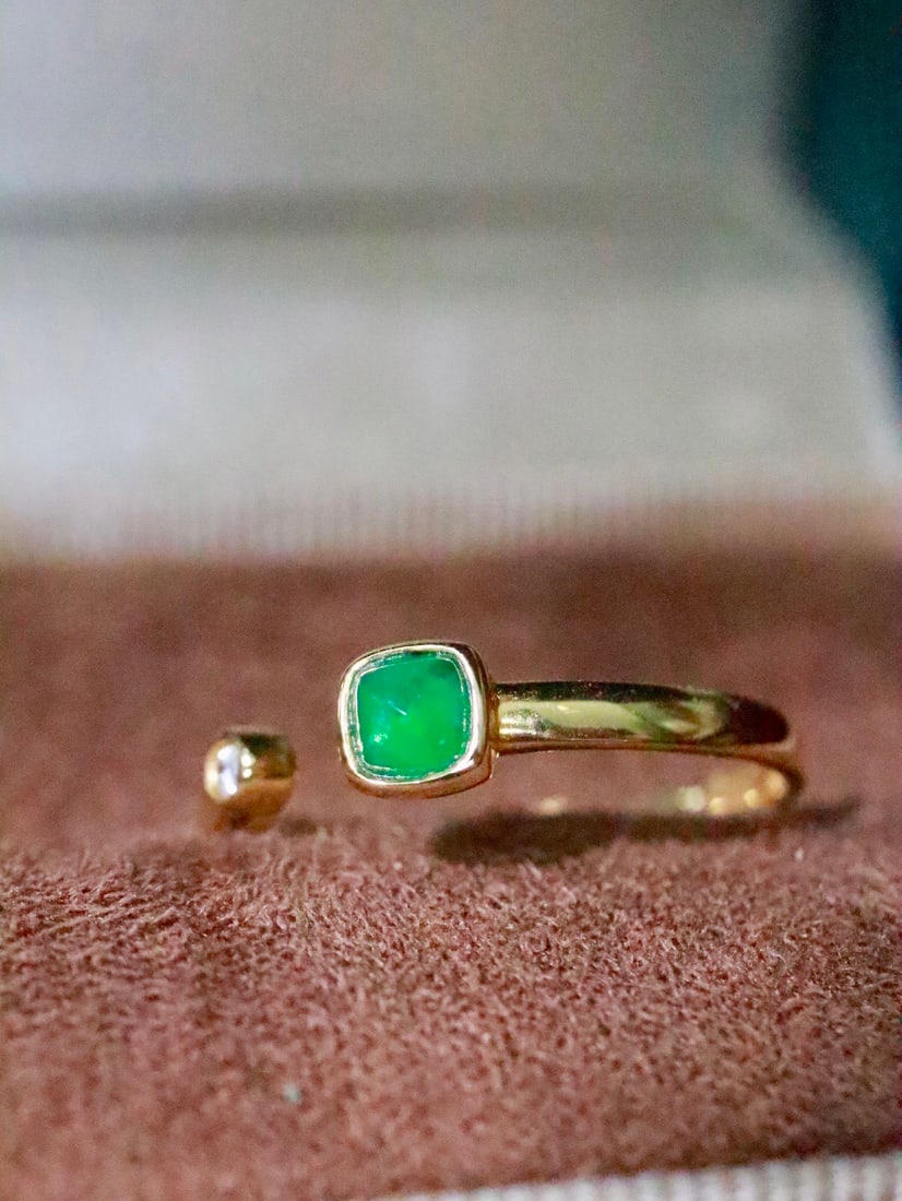 18K Gold Emerald Ring - 2