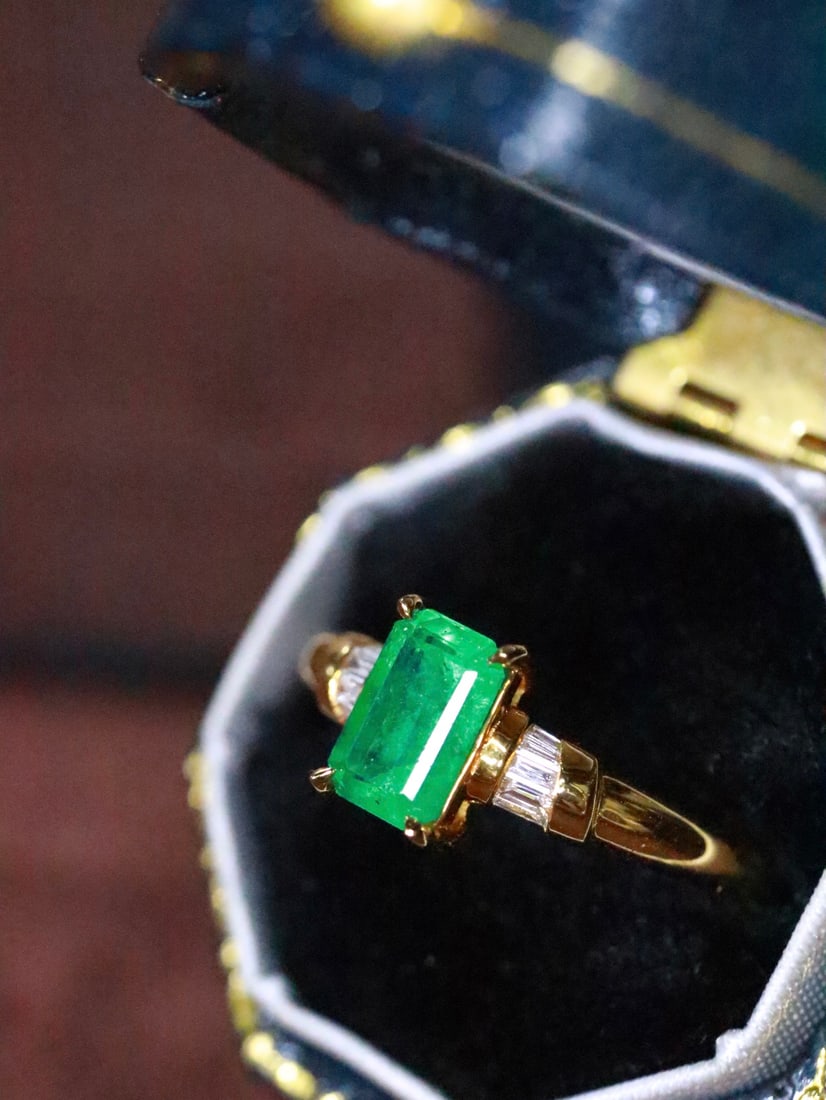 18K Gold Emerald Ring - 2