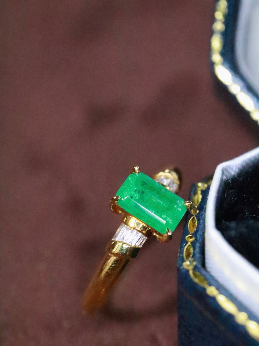18K Gold Emerald Ring - 3