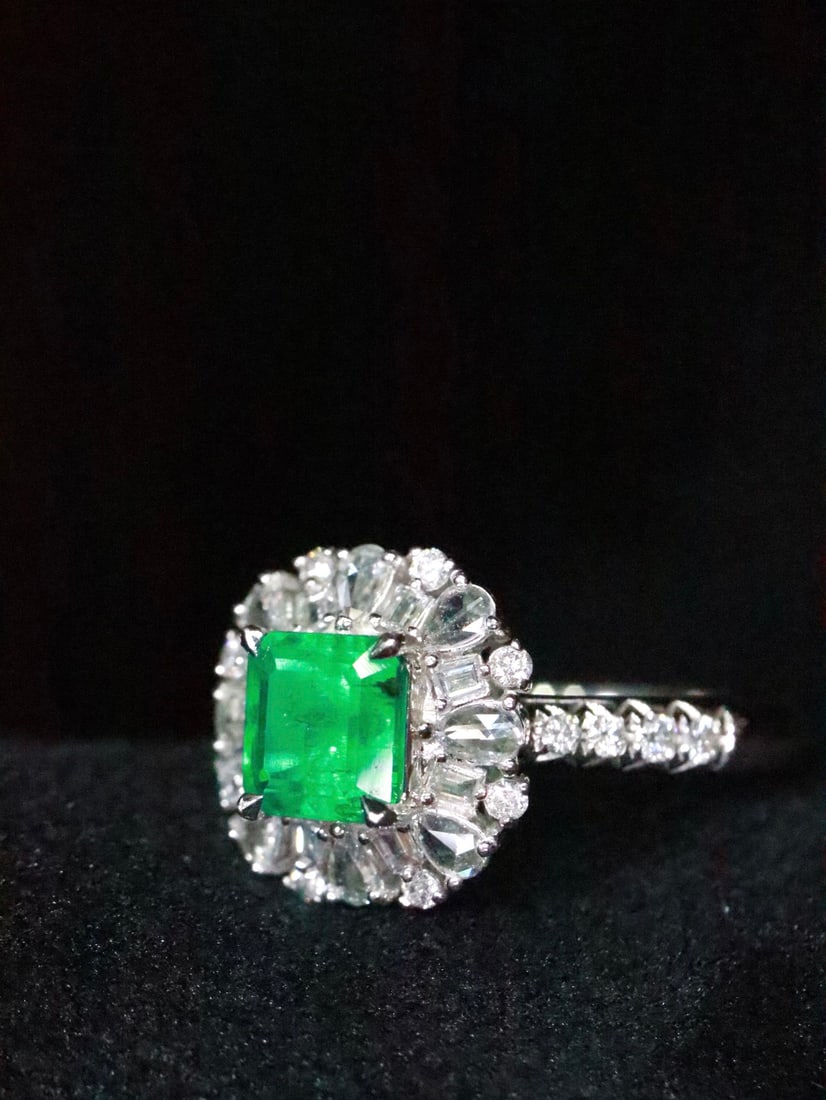 PT950 Natural Emerald Ring - 2