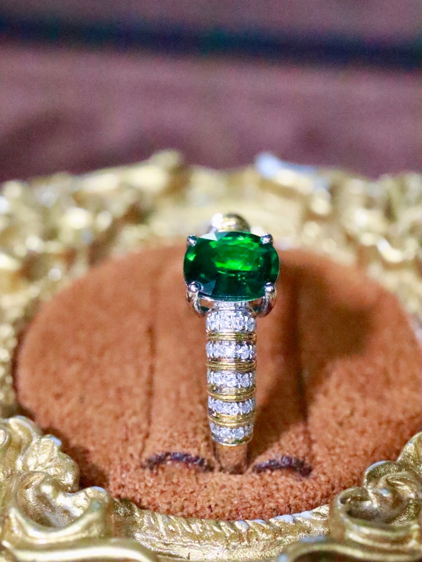 18K Gold High-Quality Tsavorite Ring - 3