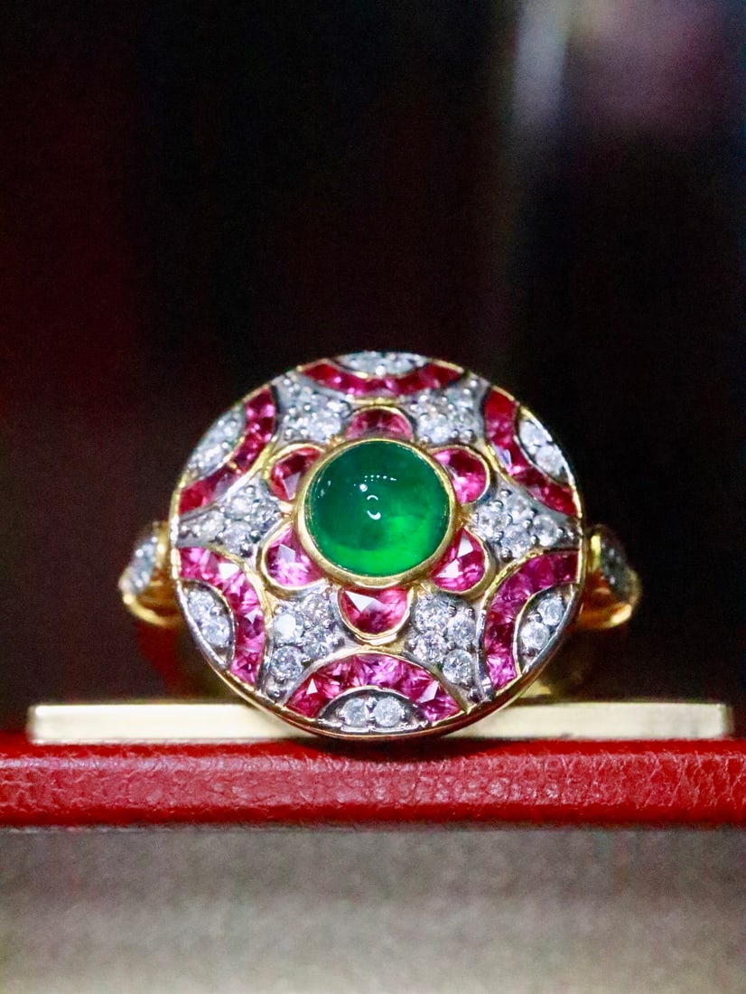 18K Gold Emerald Ring - 4