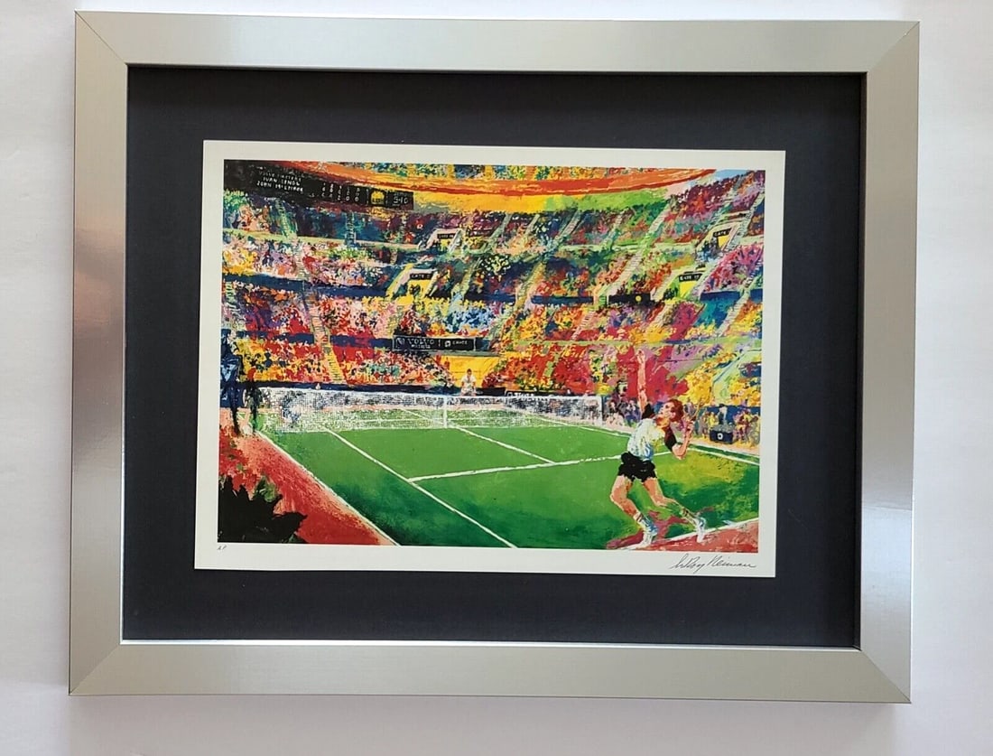 LEROY NEIMAN + 1980's VINTAGE SIGNED PRINT FRAMED + " LENDL VS MCENROE ": We have for Sale this LEROY NEIMAN AWESOME 1980'S PRINT AFTER THE SERIGRAPH " VOLVO MASTERS/ LENDL VS MCENROE " PLATE SIGNED FULL OF COLOR PRINT SIZE OF THE PRINT IS ABOUT: 9 X 11 in NEW SILVER FRAME 