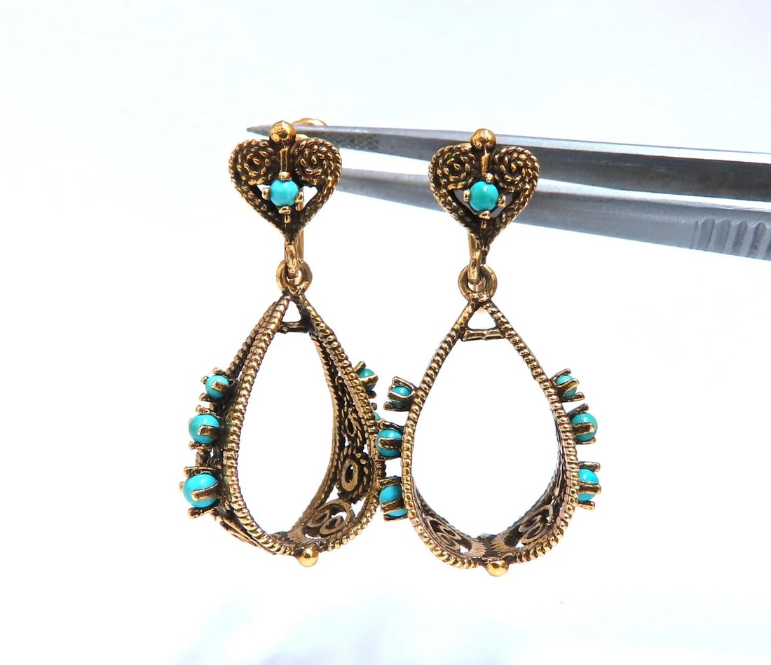 14kt yellow gold turquoise dangle earrings**: Title: 14kt yellow gold turquoise dangle earrings** Description: Natural Turquoise Dangle Earrings Length of earrings: 1.25 inch 14kt yellow gold 7.8 grams ....*. Reserve: $1,209.00 Shipping: