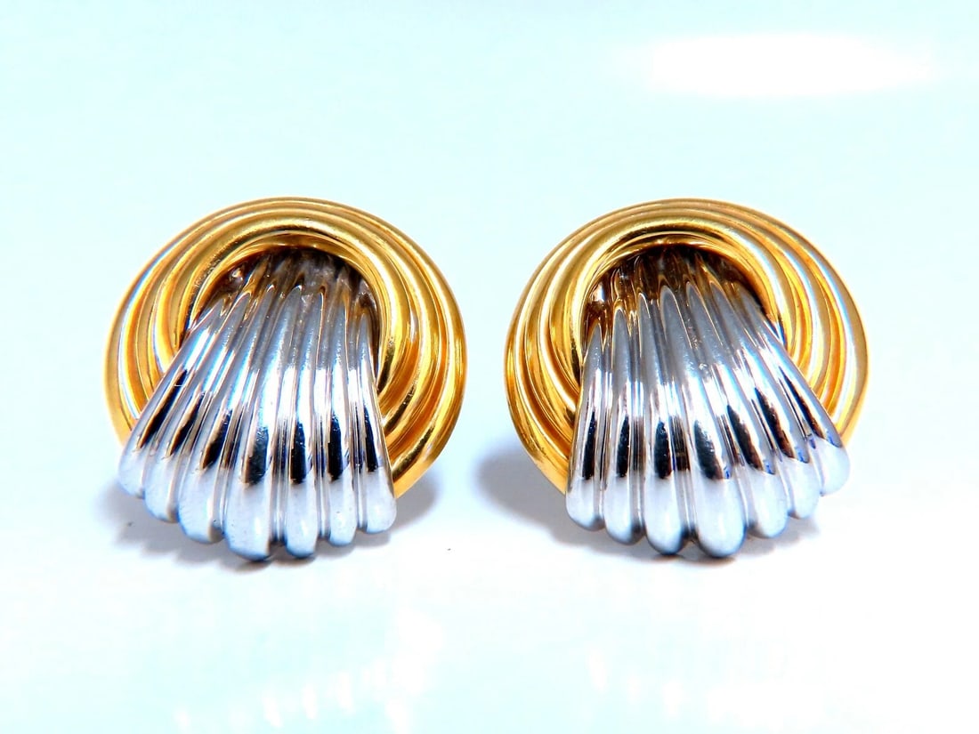 18Kt Gold Prime Classic Knocker Clip Earrings Pierce-less**: Title: 18Kt Gold Prime Classic Knocker Clip Earrings Pierce-less** Description: Non Pierced Clip Earrings Measurements of Earrings: 28 x 30mm Front to back: 8.7mm 30.8 grams / 18kt. yellow / white