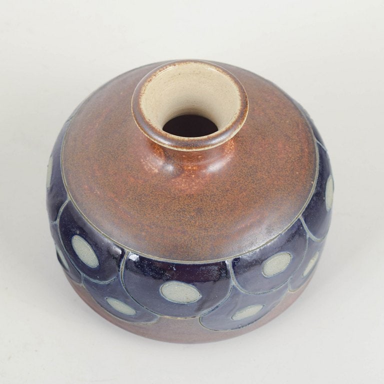 Goebel, Germany. Stoneware vase with a rounded body and short neck. Approx. 1970/80s. - 3