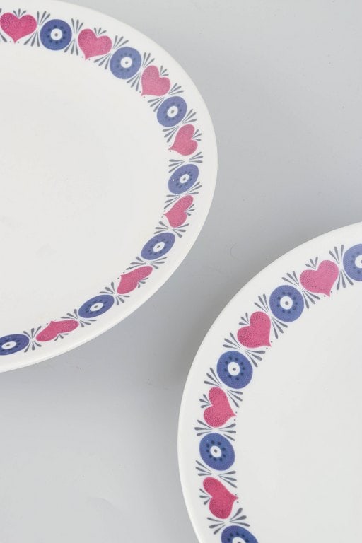 Marianne Westman for Rorstrand, Sweden. Set of four stoneware dinner plates with floral motif. - 3