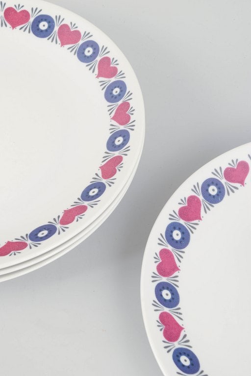Marianne Westman for Rorstrand, Sweden. Set of four stoneware dinner plates with floral motif. - 3