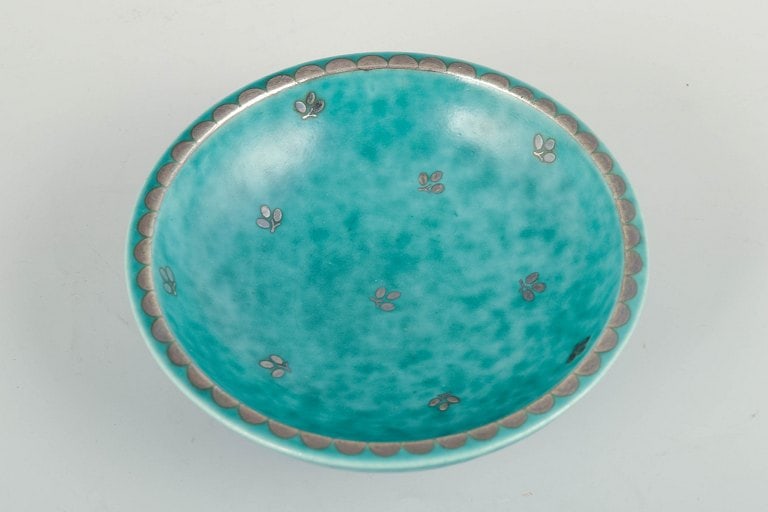 Willhelm Kage for Gustavsberg, Sweden. Stoneware bowl in turquoise glaze with silver inlays. - 2