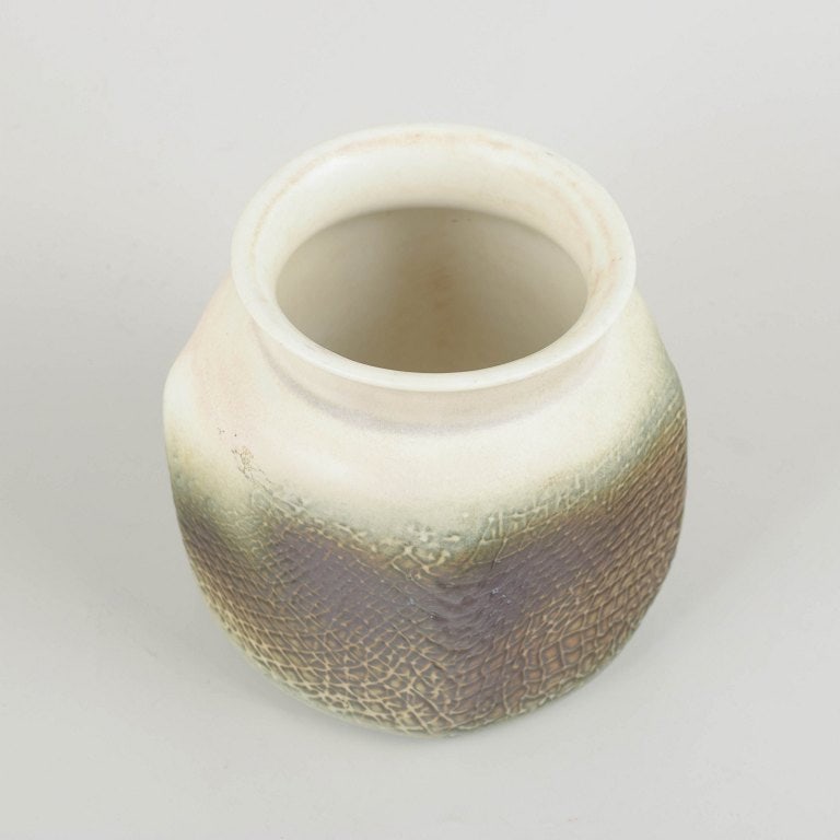 Gosta Grahs for Rorstrand, Sweden. Cylindrical stoneware vase in shades of brown, green and white. - 2