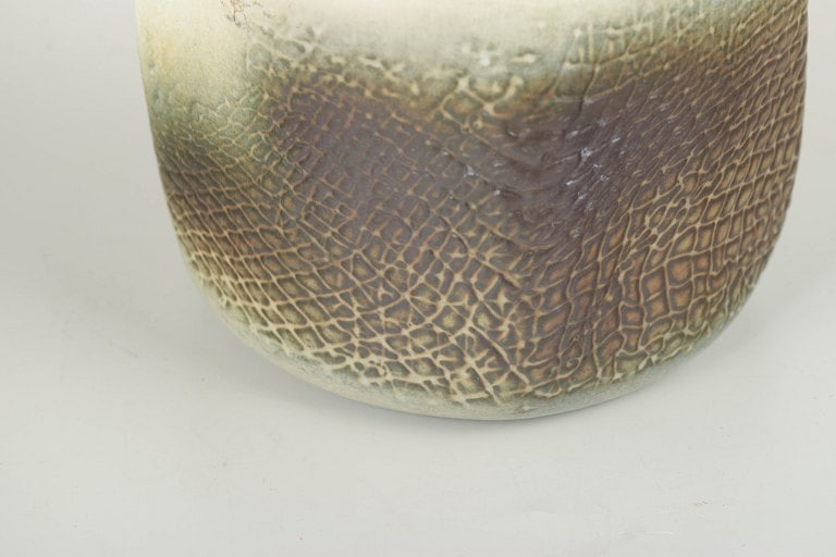 Gosta Grahs for Rorstrand, Sweden. Cylindrical stoneware vase in shades of brown, green and white. - 3