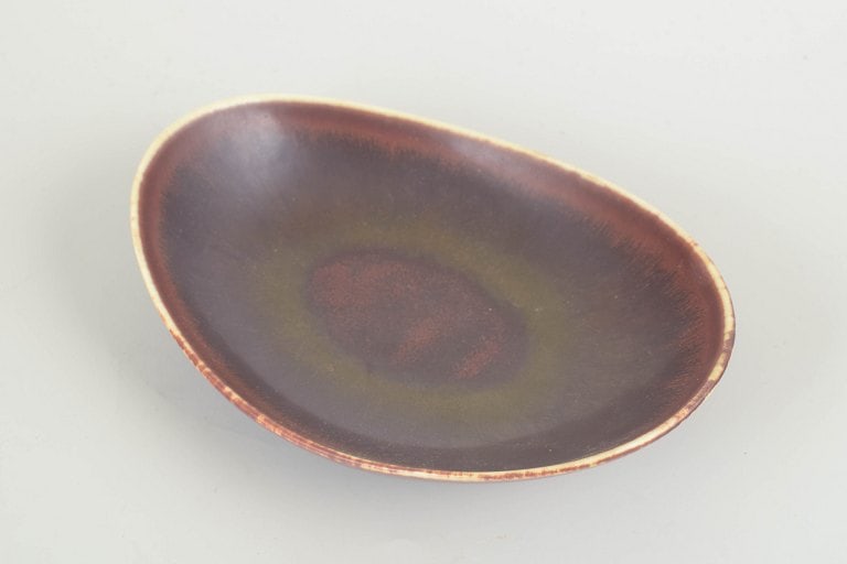 Carl-Harry Stalhane for Rorstrand, Sweden. Asymmetrical stoneware bowl with a matte reddish-brown - 2
