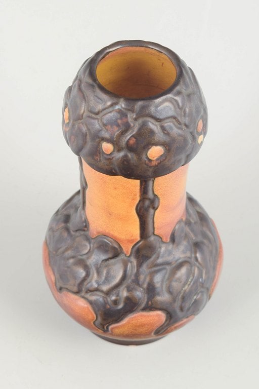 Ipsens Enke, Denmark. Art Nouveau vase in glazed ceramic with sculptural relief. Approx. 1910/20s. - 2