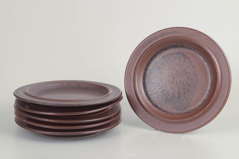 Ulla Procope for Arabia, Finland. Ruska, set of six stoneware plates in earth tones. Approx. 1970s. (1 of 4)