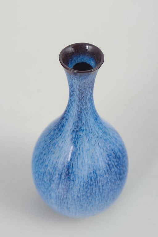 Gunnar Nylund for Rorstrand, Sweden. Miniature vase in glazed stoneware with a slender neck. - 2
