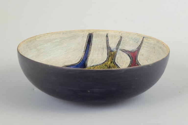 Marcello Fantoni, Italy. Low, circular ceramic bowl with an abstract relief composition. Approx. - 2