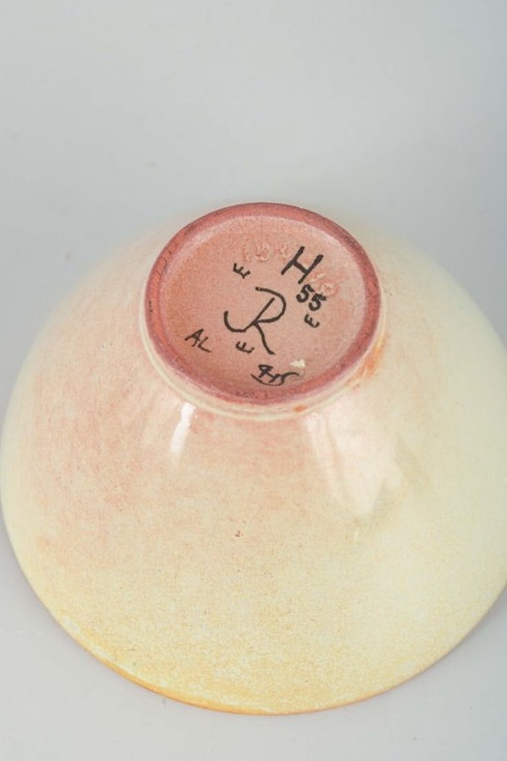 Carl-Harry Stalhane for Rorstrand, Sweden. Wheel-thrown stoneware bowl with organic form. Mid-20th - 4