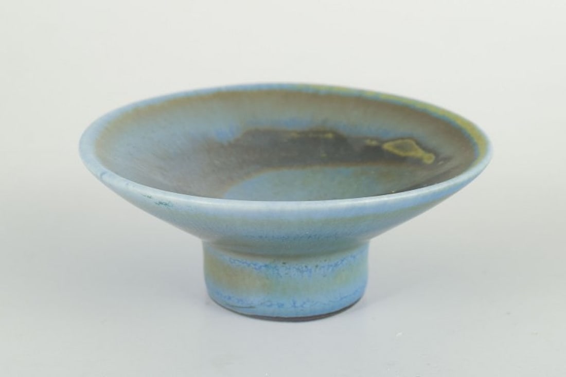 Bertil Lundgren for Rorstrand, Sweden. Small organically shaped bowl in wheel-thrown stoneware.: Bertil Lundgren for Rorstrand Small bowl, 1960s. Organically shaped small bowl in wheel-thrown stoneware with glossy glaze in blue and green tones. Marked underneath "Rorstrand, Sweden, BL". Origin: