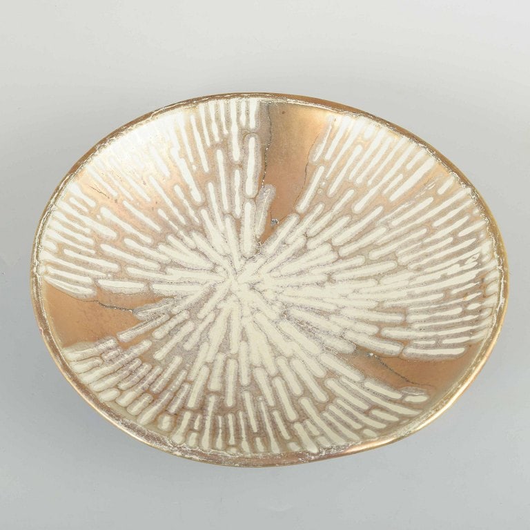 Scandinavian studio pottery. Wheel-thrown stoneware bowl with organic form. Ca. 1960/70s. - 2