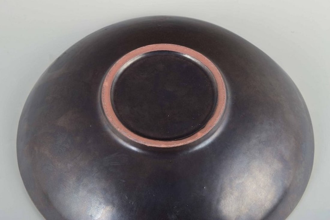 Scandinavian studio pottery. Wheel-thrown stoneware bowl with organic form. Ca. 1960/70s. - 4