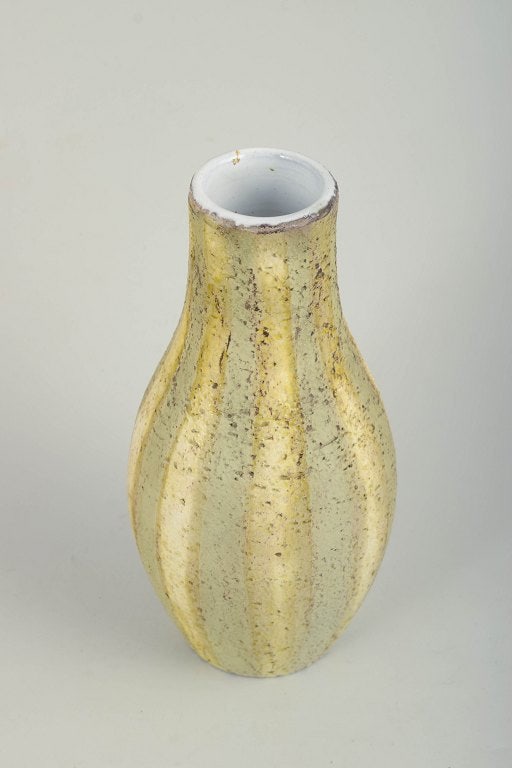 Mari Simmulson for Upsala Ekeby, Sweden. Ceramic vase with a narrow neck and curved body. Approx. - 2