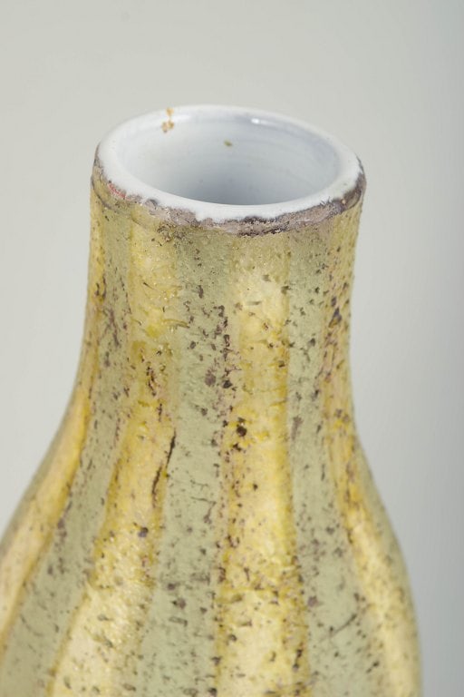 Mari Simmulson for Upsala Ekeby, Sweden. Ceramic vase with a narrow neck and curved body. Approx. - 3