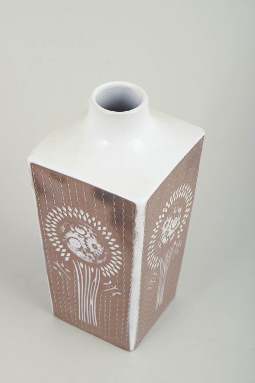 Mari Simmulson for Upsala Ekeby, Sweden. Faceted glazed ceramic vase with a square body and short - 2