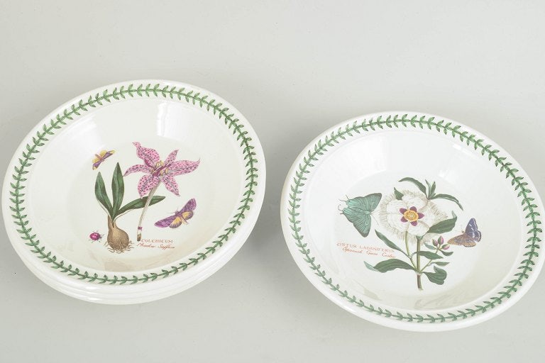 Portmeirion, England. Set of four faience deep plates with a botanical motif. Approx. 1970s. - 3