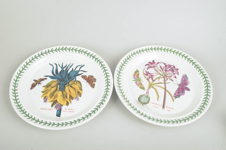 Portmeirion, England. Set of four faience dinner plates with a botanical motif. Approx. 1970s. - 3