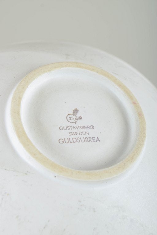 Wilhelm Kage for Gustavsberg, Sweden. Large bowl in glazed ceramic with gilt decoration. Mid-20th - 4