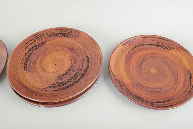 Carl-Harry Stalhane for Designhuset, Sweden. Set of five stoneware dinner plates with brown and - 2