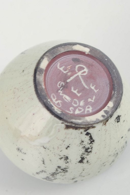 Carl-Harry Stalhane for Rorstrand, Sweden. Small stoneware miniature vase with cream colour glaze. - 4
