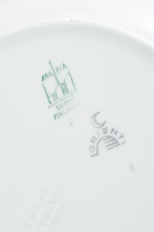 Arabia, Finland. Orient, set of four earthenware dinner plates with brown border line and star - 4
