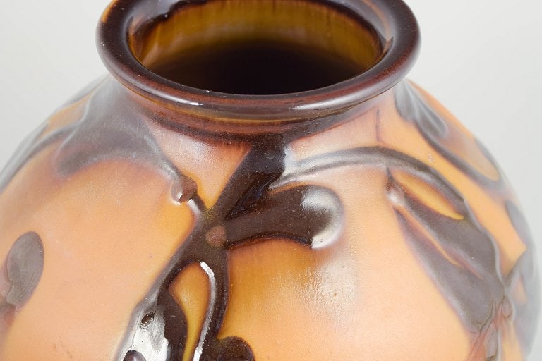 Kahler, Denmark. Large stoneware vase in warm amber and brown tones. Approx. 1930s. - 3