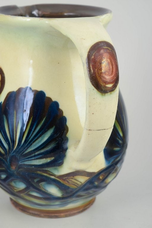 Kahler, Denmark. Stoneware jug with relief leaf and band motifs decoration. Approx. 1930s. - 3